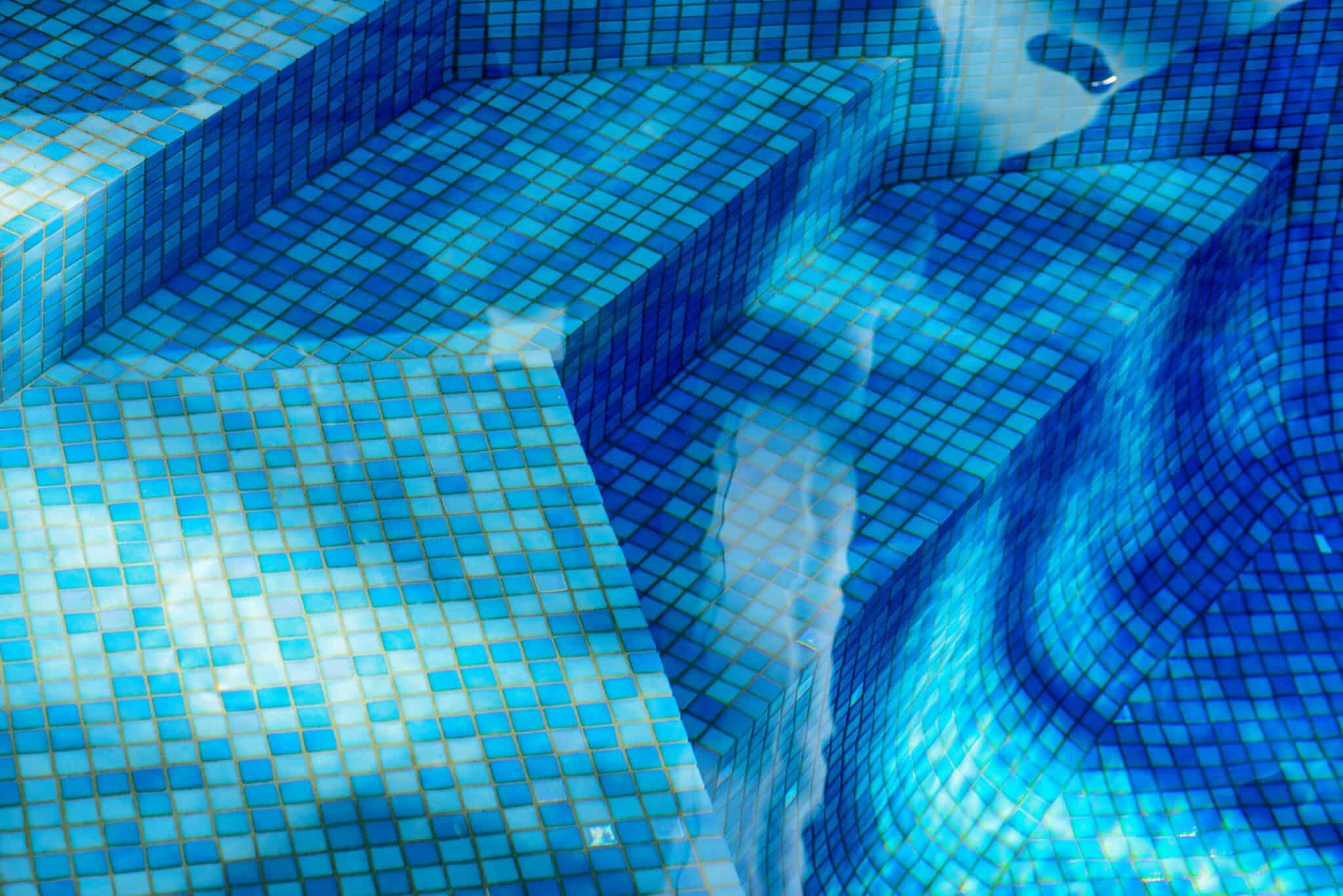 aquila fosfo mosaic pool ezarri 3 1 scaled scaled